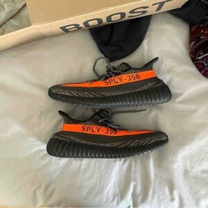 Yeezy Boost 350 V2 Carbon Beluga